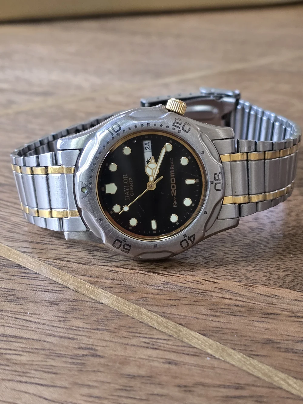 Baylor Japan Movement 200mm Water Resist Two-Tone Black Dial Quartz Dive Watch